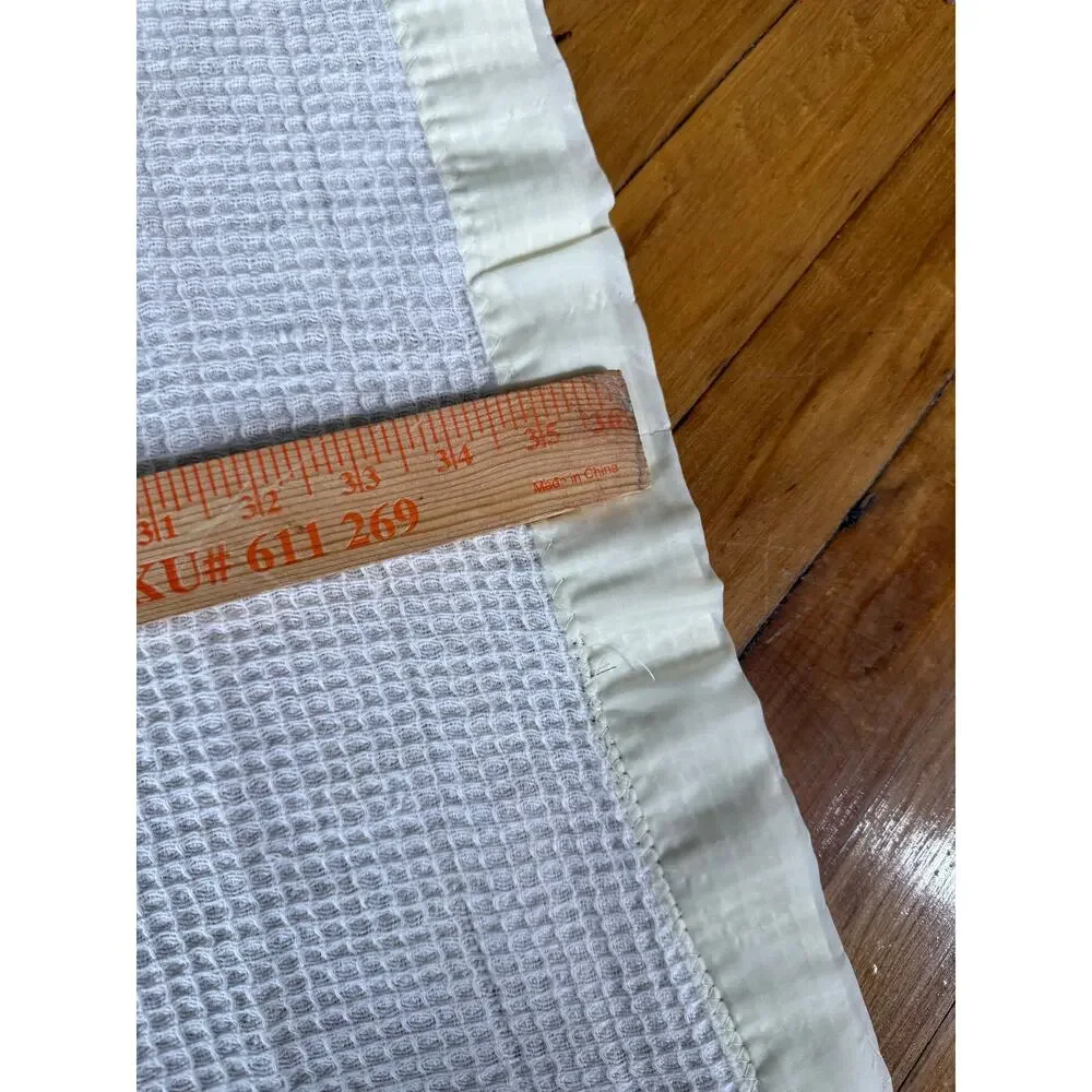 Vintage‎ Hansel & Gretel satin trimmed waffle knit mushroom print orange blanket